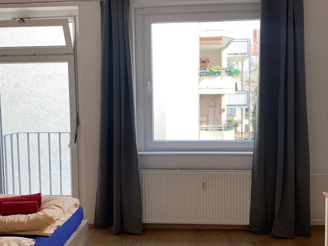 Lovely, pretty studio, Berlin Amsterdam Apartments for Rent