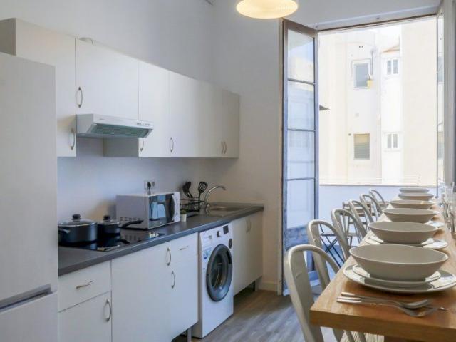 Lovely room with private bathroom and living room area