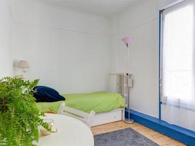 Lovely room full of light heart of town