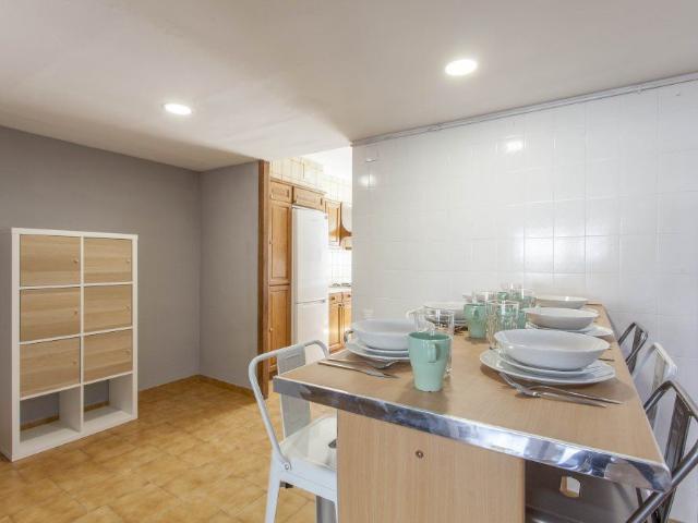 Lovely room in Antonio Suárez Street