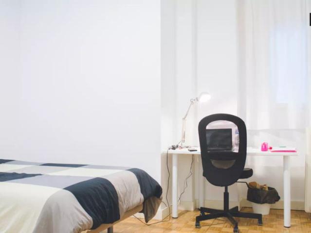 Lovely room in shared apartment in Imperial