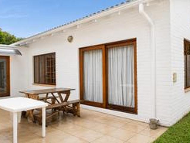 lovely townhouse on the market in cr.