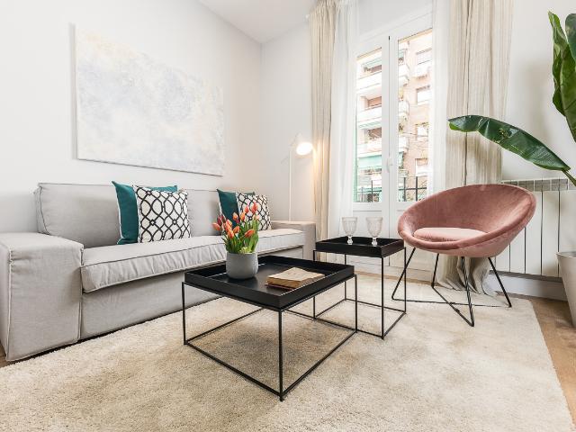 Lovely Three Bedroom Apartment in Exclusive Salamanca