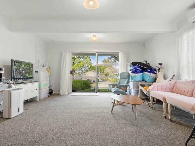 Lovely Three Bedroom in St Johns Great Location!