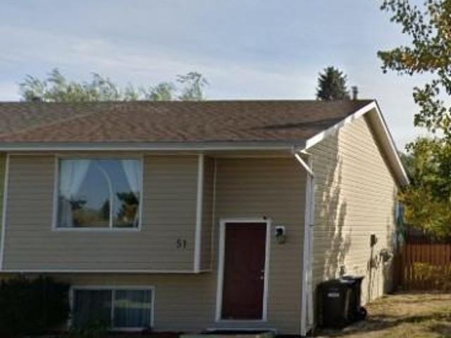 Lovley 3 Bedroom Duplex Located in Sylvan Lake! 3 Bedroom Apartment for Rent at 51 Westview Dr, Sylvan Lake, AB T4S 1J1