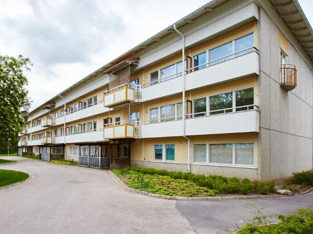 Lövsångargatan 12