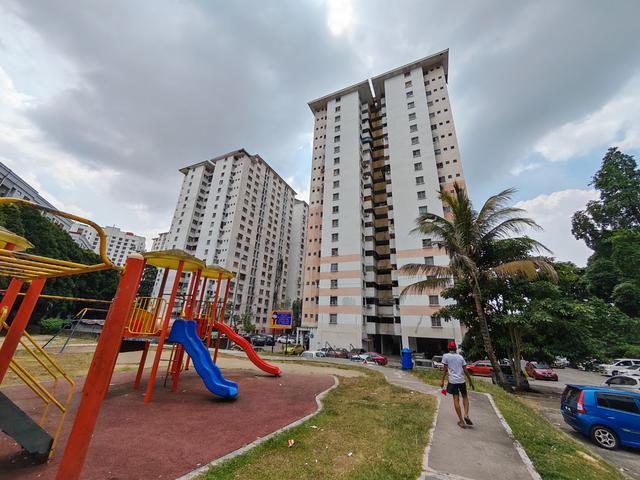 Low cost Apartment Persiara Surian Pelangi Damansara
