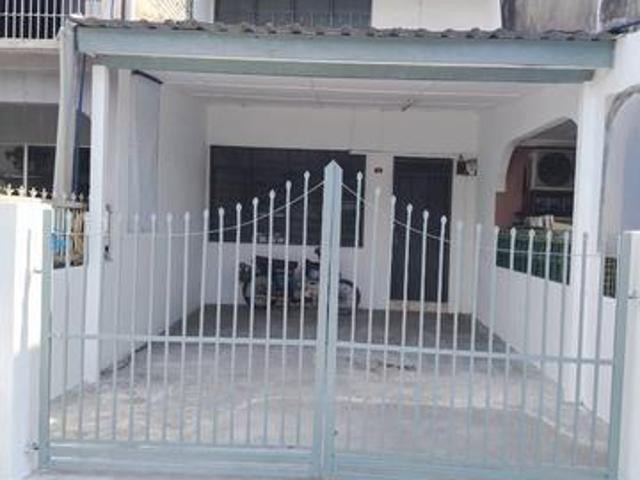 Low cost double storey terrace house Tmn Sri Rawang