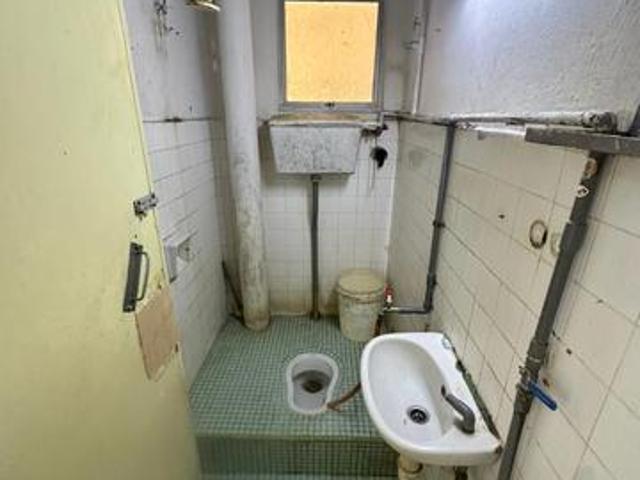 Low cost flat at Goodyear Court 10 for Sale in USJ 15