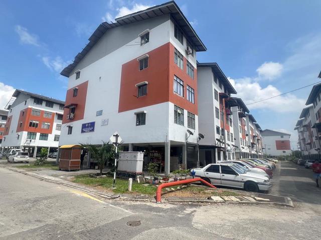 Low cost flat Jalan Persiaran Sri Putri Taman Putri Kulai