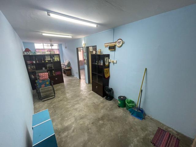Low Cost Flat Taman Putri Kulai Level 4 For Sale