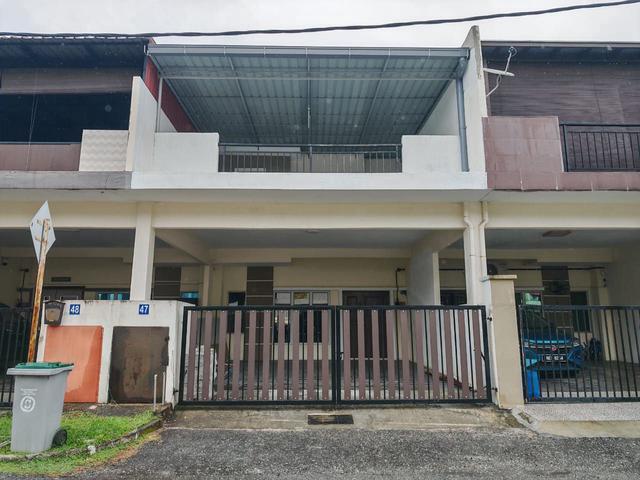Low Booking Refurbished Unit 2 Storey House Gadong near Sendayan