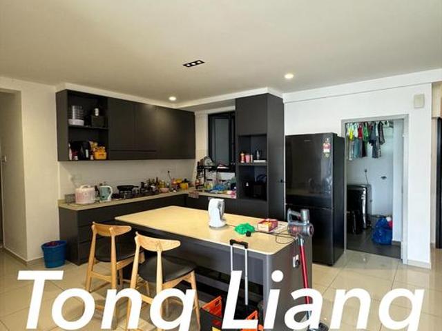 LOW DOWNPAYMENT Golden Triangle 2 Nicely Renovated EXCLUSIVE UNIT