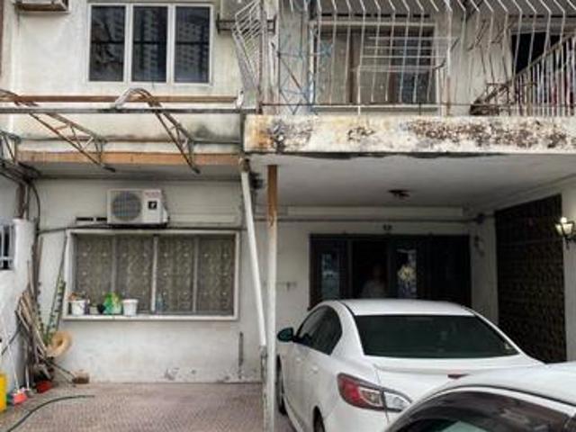 Low Density Hilltop 2 Storey Terrace House