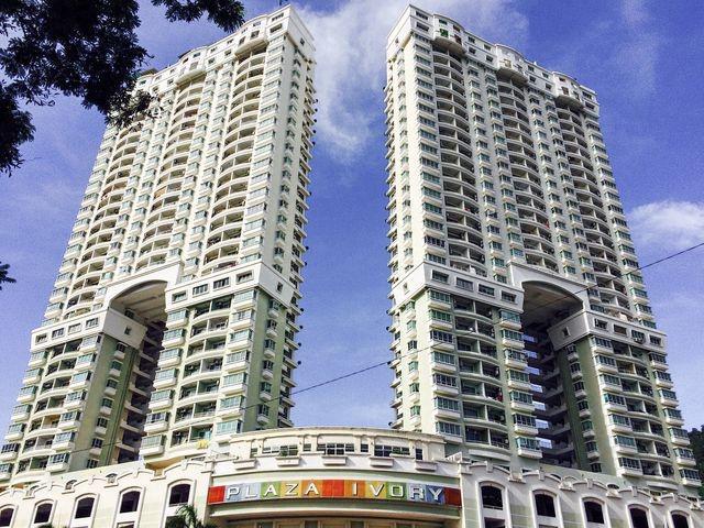 Low Density Quiet 4Unit a Floor University Place Ivory Plaza