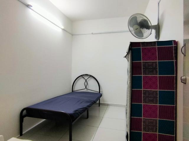 Low Depo Bilik Single untuk Sewa with Free WiFi at Jenjarom, Selangor