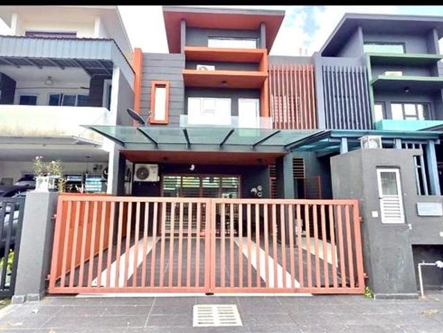 LOW DEPOSIT24x70 NEGO RENOVATED 2 Storey Clover Homes Laman Semanggi