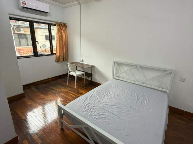 Low deposit‼️bandar utama petaling jaya spacious couple middle room for rentnearby centre point, one utama