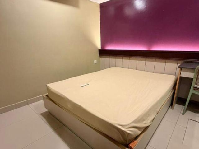 LOW DEPOSIT! [FULLY FURNISHED MEDIUM ROOM Linked Bathroom ] | Near MRT Bandar Utama & 1 Utama Shopping Centre