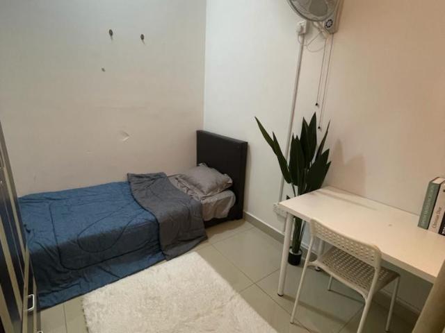 [Low Deposit] Male Single room for rent at Utropolis Glenmarie