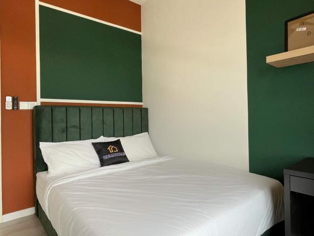 Low Deposit Middle Room Ready To Move In At Meta Residence, Seri Kembangan