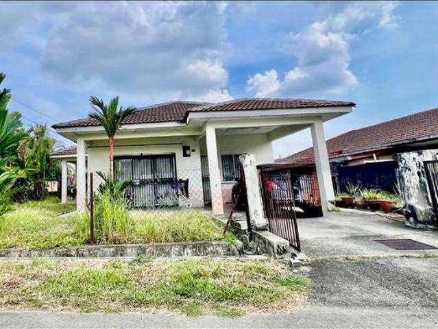 LOW DEPOSIT NEGO BUNGALOW 1 Storey Taman Pinggiran Putra