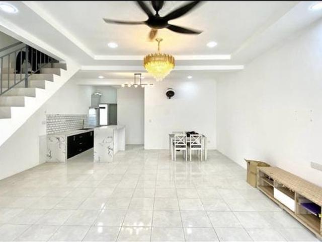 LOW DEPOSIT RENOVATED 2 Storey Garden Villa Tasik Semenyih