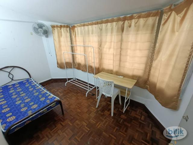 Low Deposit Room + Air Cond near SS2 Murni and Public Bus Station