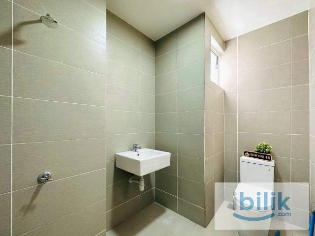 Low deposit room rent at sendayan, matrix, d'tempat, palm mall, aeon s2, seremban