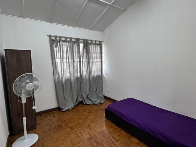 Low Deposit✅, SS2 Medium Room For Rent, SS2/89 Area, Move In Ready, Can Move In Anytime