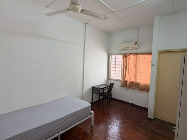 Low deposit‼️ss4c petaling jaya middle room for rentwalking distance to kelana jaya lrt