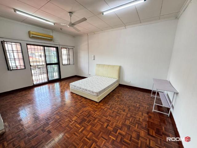 LOW DEPOSITBANDAR UTAMA PETALING JAYA MASTER ROOM WITH PRIVATE BATHROOM FOR RENTNEARBY CENTRE POINT, ONE UTAMA