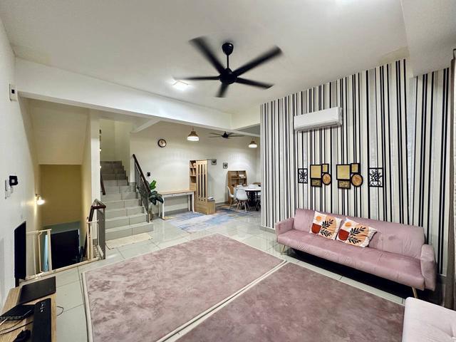 Low DepositFully FurnishedThe Strata TownhouseReady To Move In