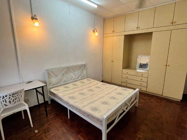 LOW DEPOSITSS21 DAMANSARA UPTOWN SPACIOUS QUEENBED MIDDLE ROOM FO RENTWALKING TO UPTOWN, THE STARLING MALL✨