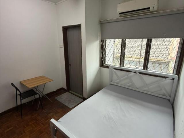 LOW DEPOSITSS24 PETALING JAYA MIDDLE ROOM FOR RENTWalking Distance To KELANA JAYA LRT STATION