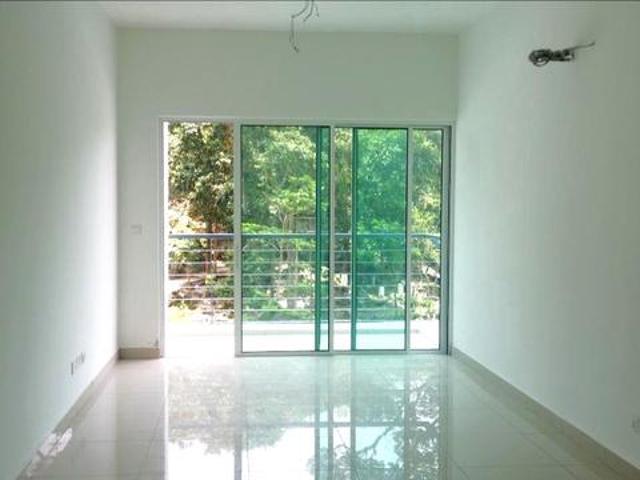 Low floor original unfurnished greenery view