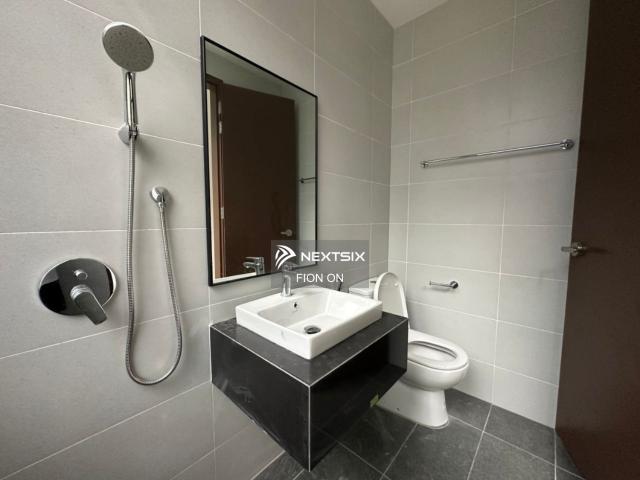 Low Floor Quaywest Residence Fully Reno Fully Furnished For Sale, 3 Bedrooms