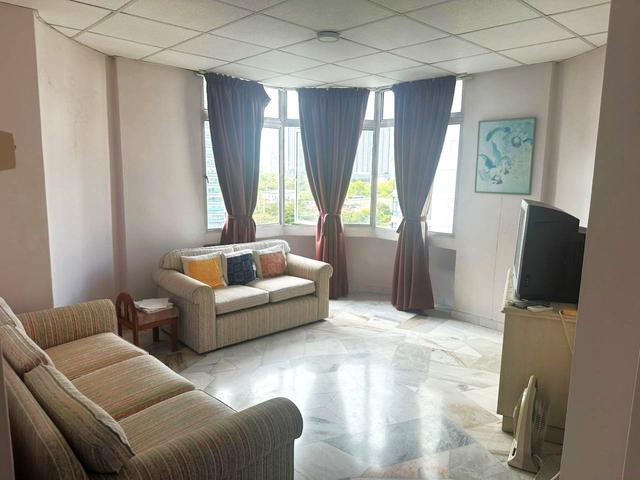 Low floor renovated furnished well maintained