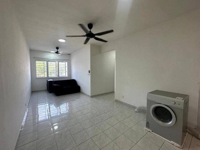 LOW LEVEL Apartment Alam Budiman Sek U10 Shah Alam House For Sale