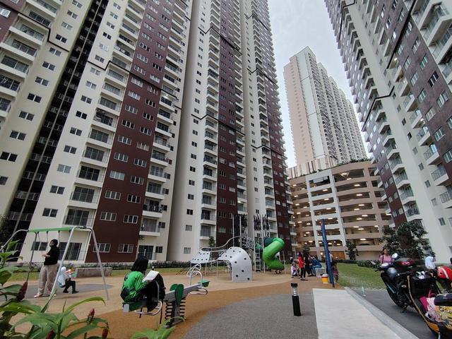 Low Level Semi Furnished Residensi Sateria Nearby LRT Tasik selatan