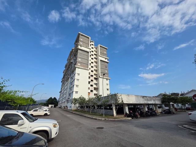 LOW LEVEL Residence 1 Tiara South Semenyih