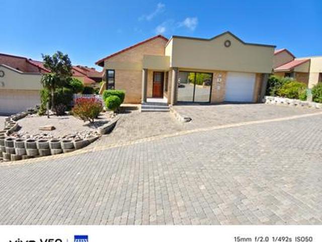 low maintenance 2 bedroom home in se.