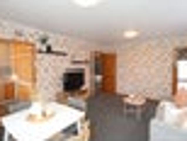Low Maintenance, Great Location & Easy Living!
