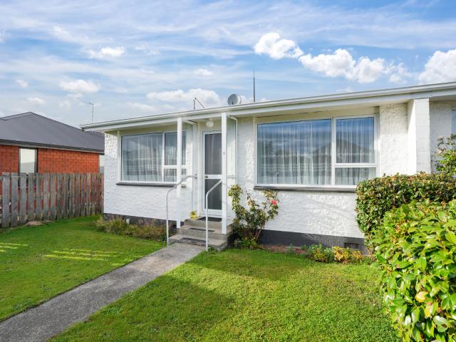 Low‑Maintenance Living in a Handy South City Location