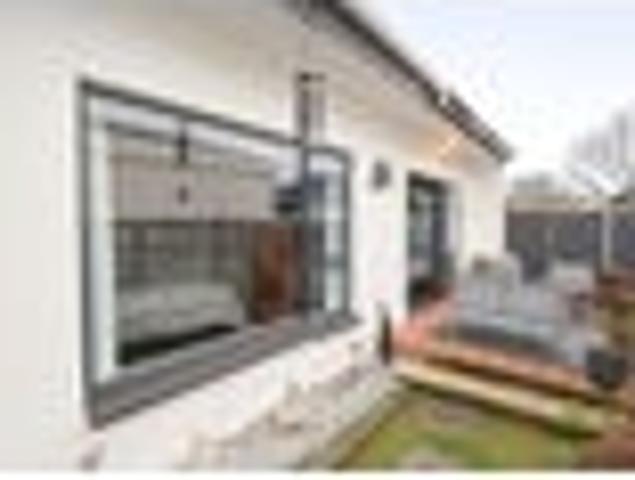 Low Maintenance Living in Richmond!