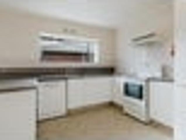 Low Maintenance Living, Walk to Town!