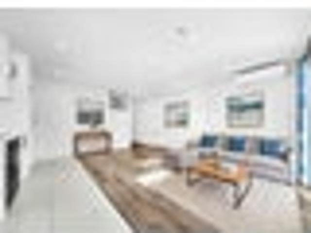 Low Maintenance Single Level Duplex!
