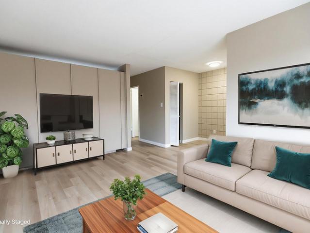 Low rise apartment at 111 24th Ave SW Calgary T2S 0J8