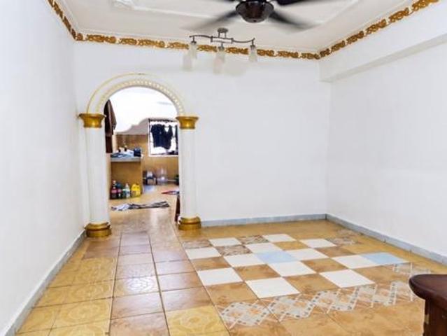 Lowcost Flat Kelompok Camar Bandar Sultan Sulaiman For Sale
