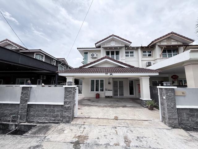 Lowdensity houses in the area nearby simpang kuala town center area